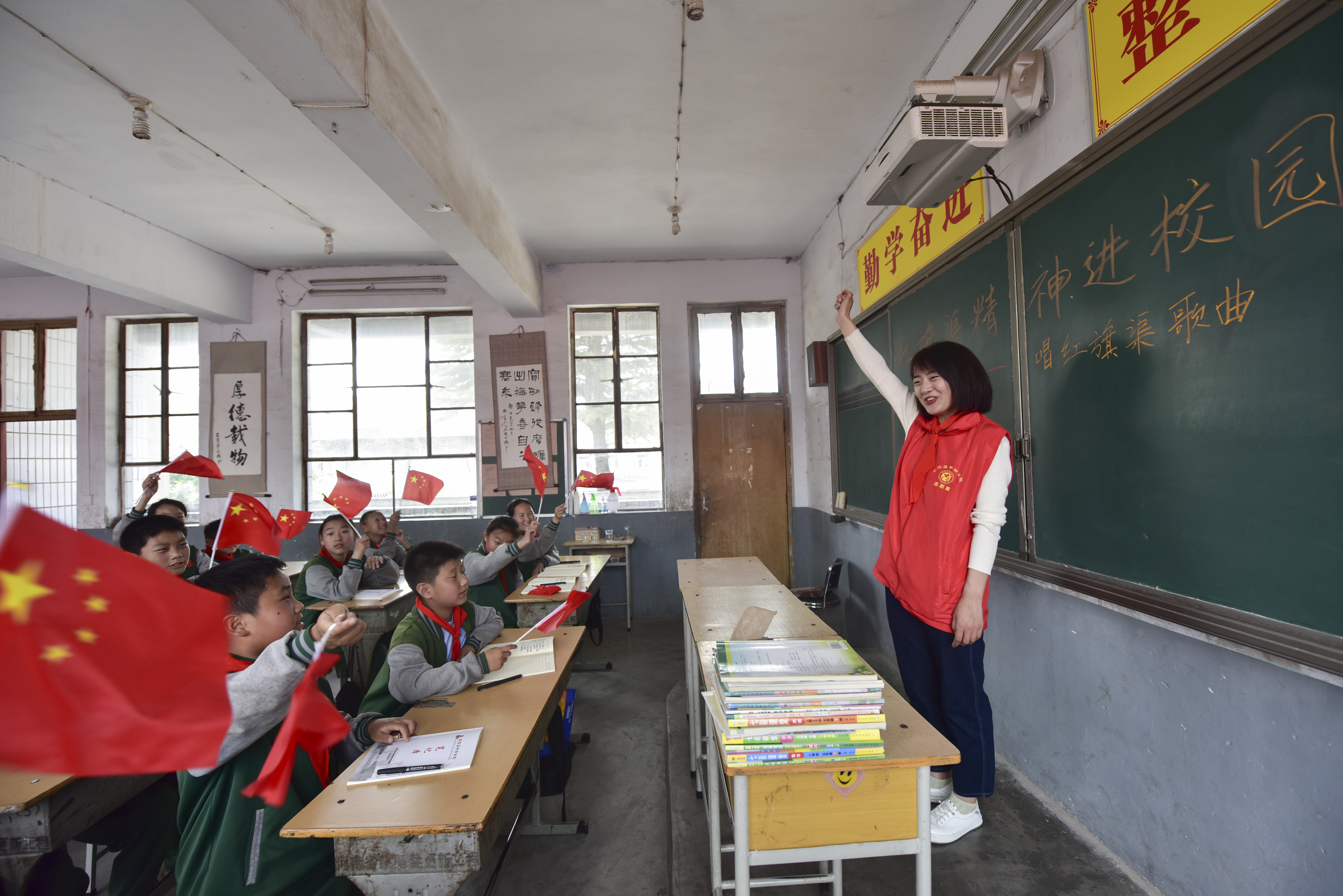 >河南红旗渠干部学院：带红旗渠精神进校园