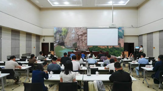 >上海市欧美同学会青年留学人员国情班在我院举办