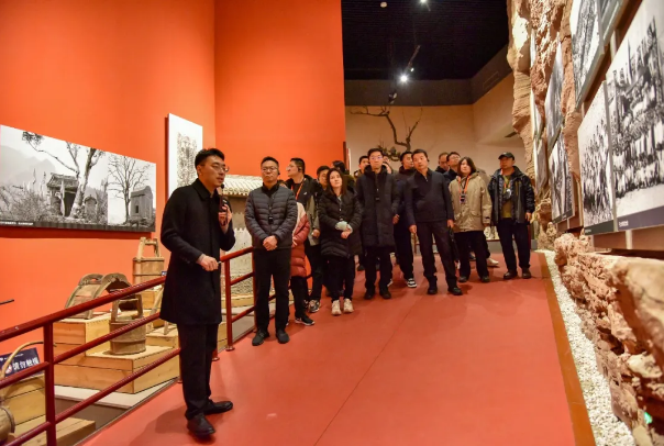 >党校砺剑担使命 中原逐梦建新功—中共河南省委党校2025年秋季学期中青年干部培训一班在我院举办